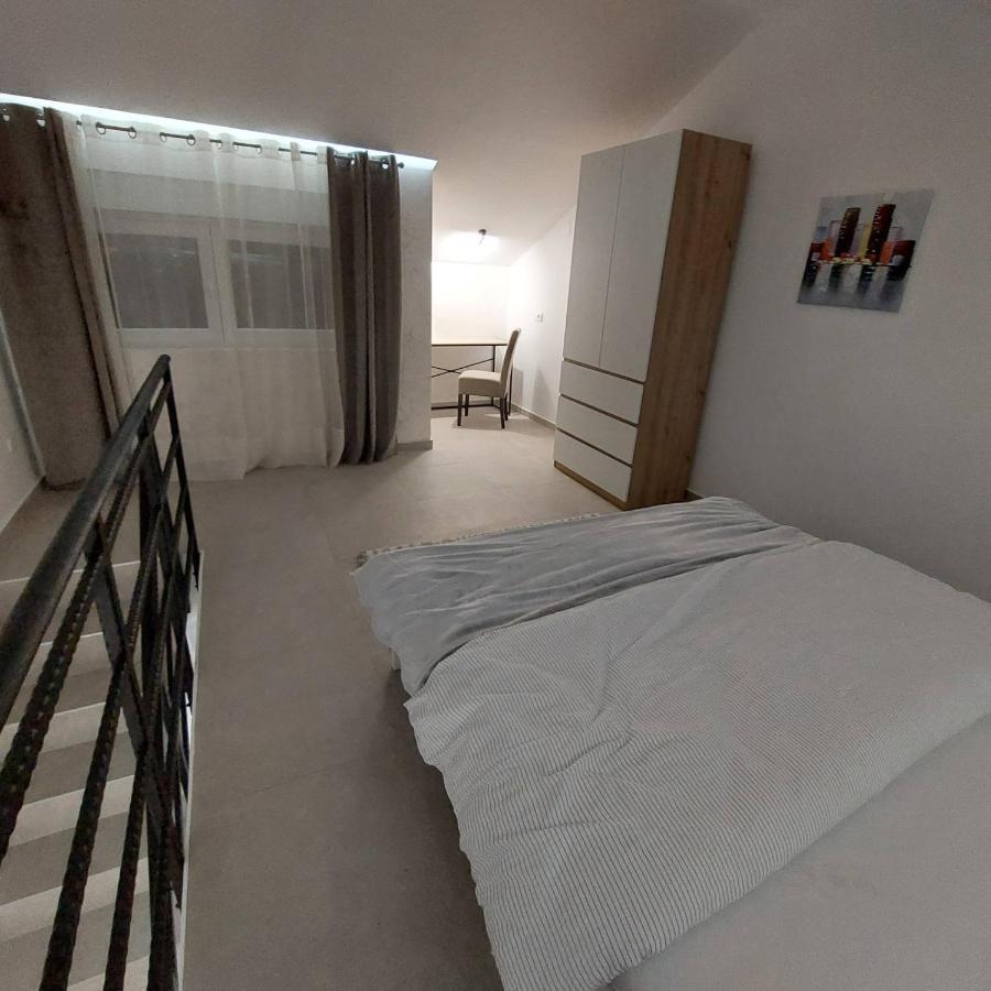 Apartman Lux Jelena Surcin Luaran gambar