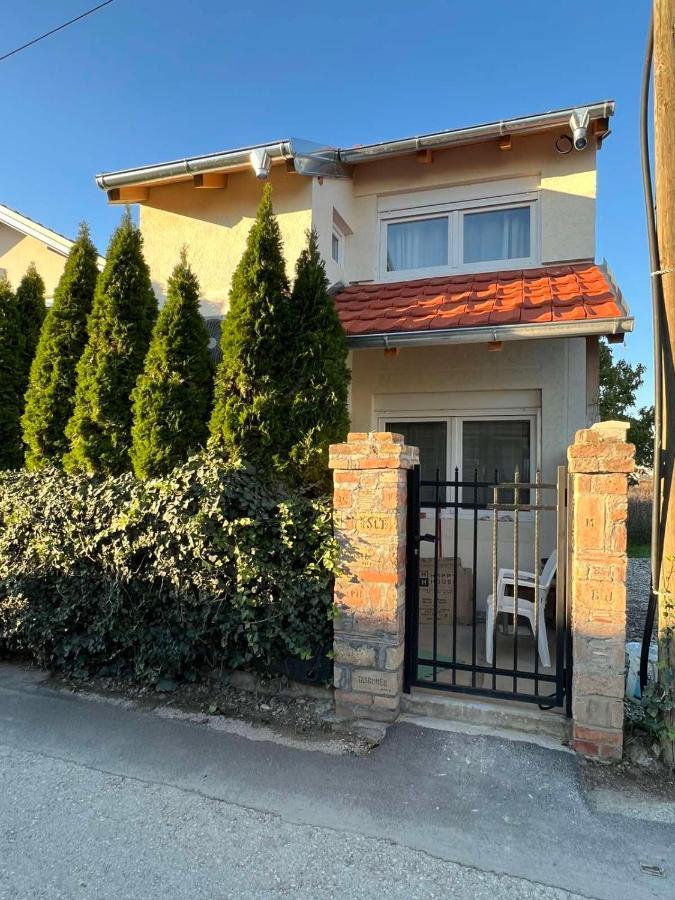 Apartman Lux Jelena Surcin Luaran gambar