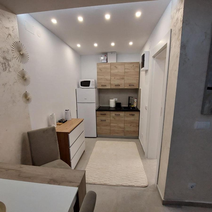 Apartman Lux Jelena Surcin Luaran gambar