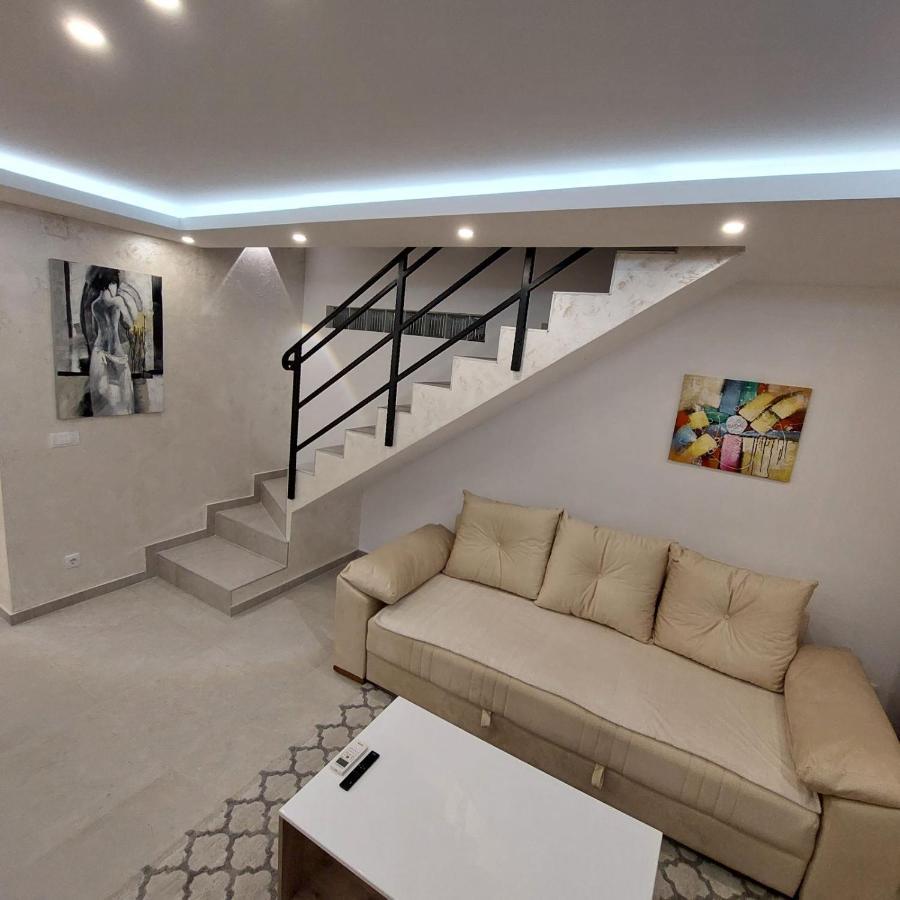 Apartman Lux Jelena Surcin Luaran gambar